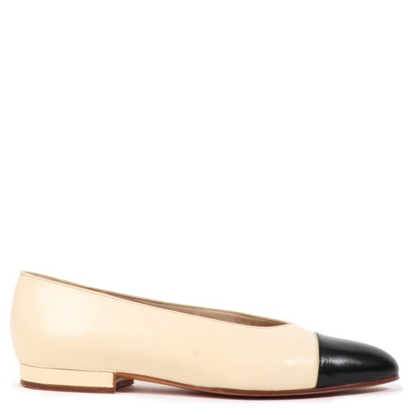 Chanel Cream/Black Lambskin Ballerinas Flats - size 36.5