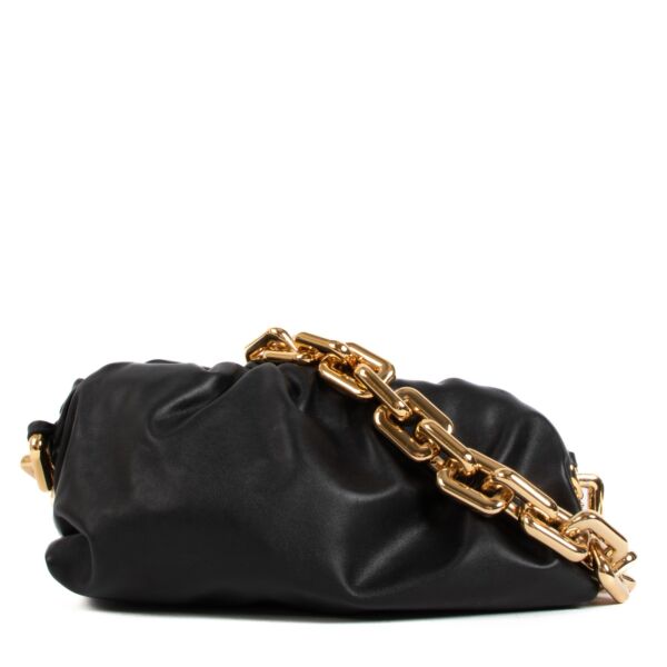 Bottega Veneta Black Knot Clutch ○ Labellov ○ Buy and Sell Authentic Luxury