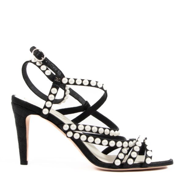 Shop authentic preloved Chanel Black Pearl Pumps - Size 38,5 on Labellov.com