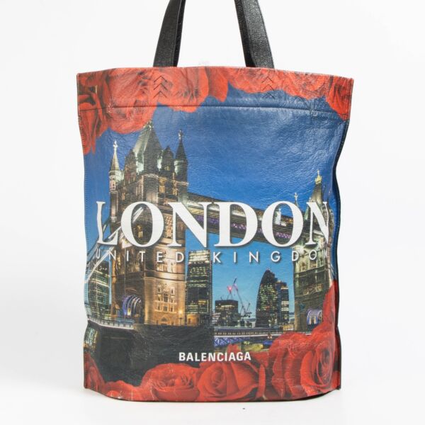 Authentic pre-loved Balenciaga Arena London Medium Shopper Tote Bag on Labellov.com