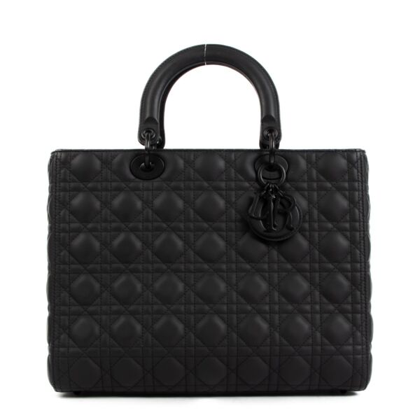 Shop safe online at Labellov in Antwerp, Brussels or Knokke this 100% authentic second hand Christian Dior Large Lady Dior Black Ultramatte Cannage Calfskin
