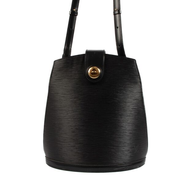 Shop safe online at Labellov in Antwerp this 100% authentic second hand Louis Vuitton Black Epi Leather Cluny Bag