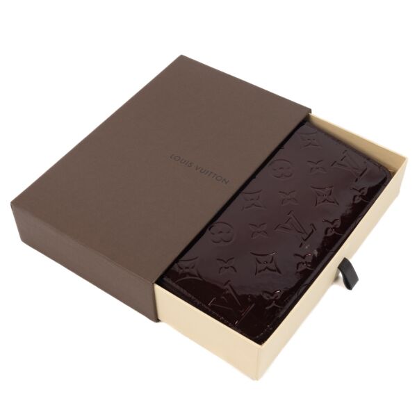 Louis Vuitton Amarante Vernis Zippy Wallet