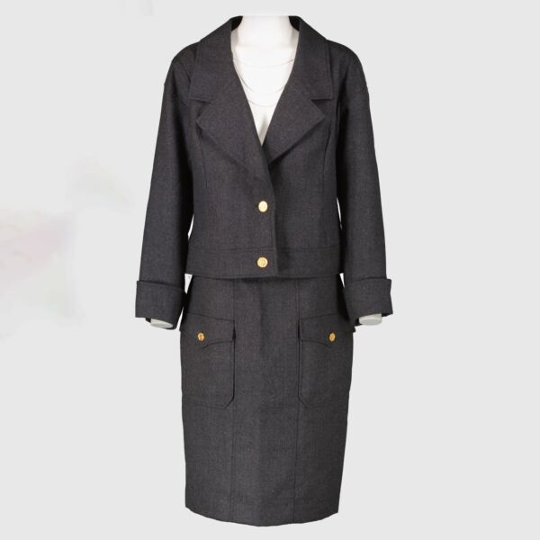Authentic preloved Chanel 1980s Grey Jacket/Skirt Set - Size FR40 on Labellove.com