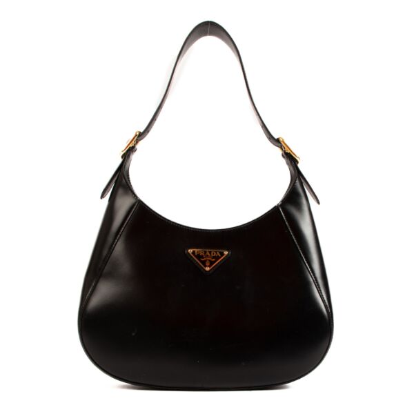 Prada Black Leather Shoulder Bag fort he best price at Labellov secondhand luxury