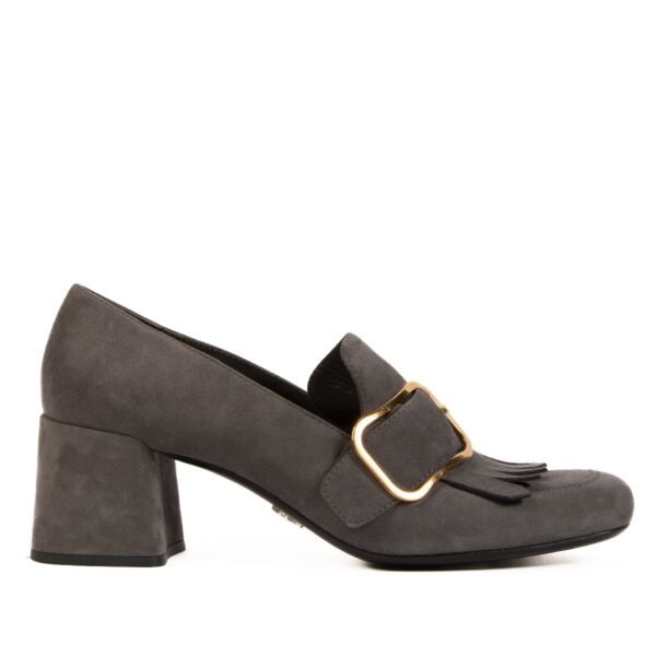Buy real authentic preloved Prada Grey Suede Block Pumps safe online at Labellov.com or in Brussels, Knokke and Antwerp