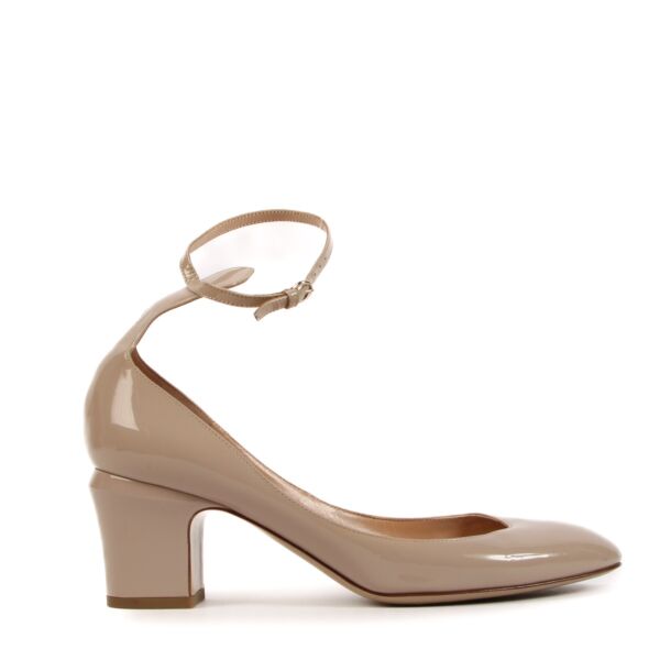 Buy real authentic preloved Valentino Garavani Beige Patent Leather Tango Pumps safe online at Labellov.com