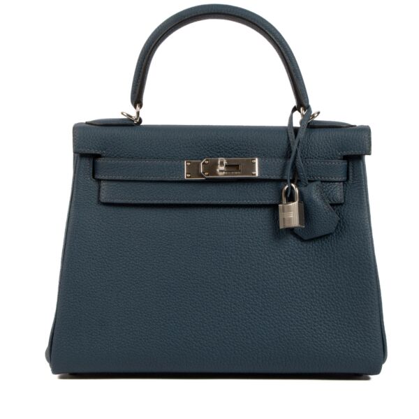 Hermès Kelly 28 Togo Bleu De Prusse PHW for the best price at Labellov secondhand luxury in Antwerp.