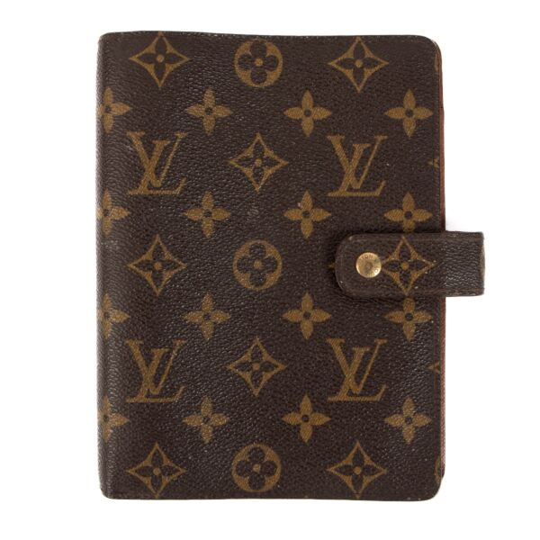 Buy a verified second-hand Louis Vuitton Monogram Medium Ring Agenda Cover in very good condition at Labellov Antwerp, Brussels, Knokke.