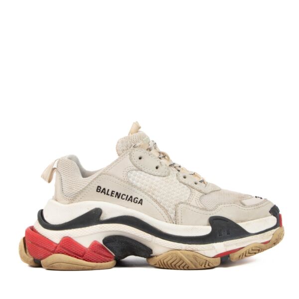 shop 100% authentic second hand Balenciaga White Triple S Sneakers - Size 35 on Labellov.com