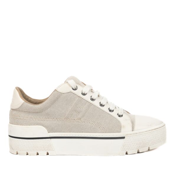 Hermès Beige Sneakers for the best price at Labellov secondhand luxury in Antwerp. 