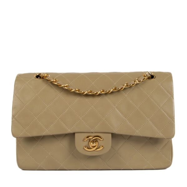 Shop safe online at Labellov in Antwerp, Brussels and Knokke this 100% authentic second hand Chanel Beige Lambskin Medium Classic Flap Bag