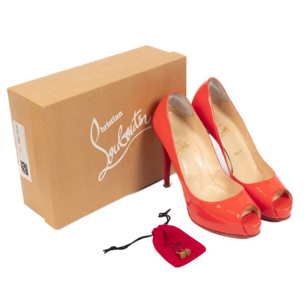 Christian Louboutin Coral Very Prive Pumps - size 41