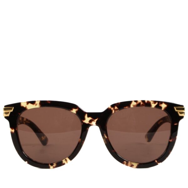 Shop safe online at Labellov in Antwerp, Brussels and Knokke these 100% authentic second hand Bottega Veneta Tortoise Acetate Sunglasses