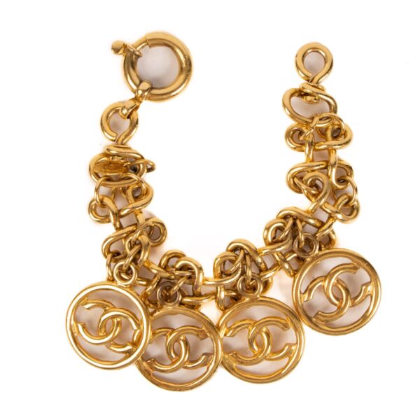 Shop 100% authentic second-hand Chanel 93P Gold CC Charm Bracelet on Labellov.com