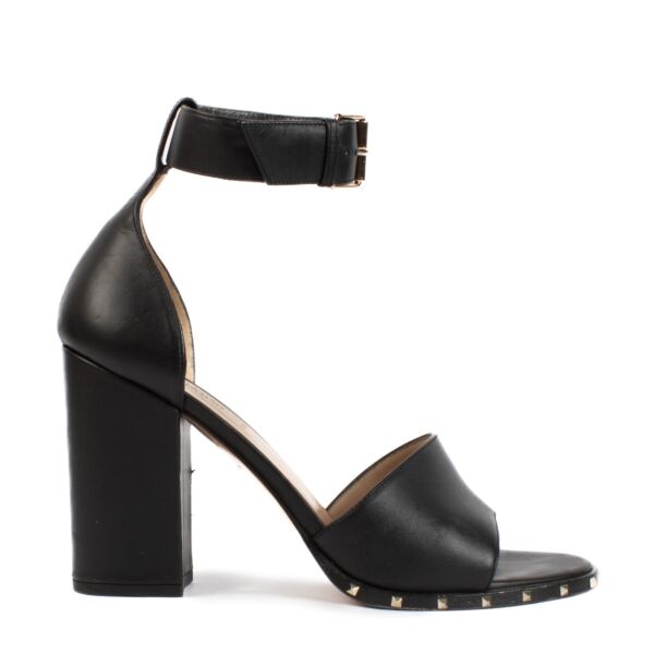 shop 100% authentic second hand Valentino Garavani Black Sandals - Size 38,5 on Labellov.com