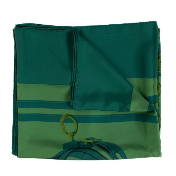 Shop safe online at Labellov in Antwerp, Brussels and Knokke this 100% authentic second hand Hermès Green Brides de Gala Silk Scarf 140