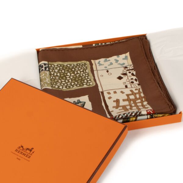 Hermès Brown Persona Silk Carré 90 Scarf
