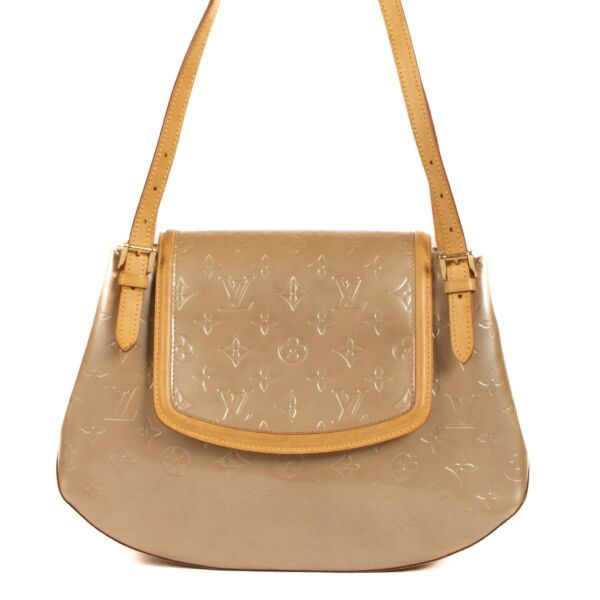 Shop 100% authentic second-hand Louis Vuitton Noisette Monogram Vernis Biscayne Bay GM Bag on Labellov.com