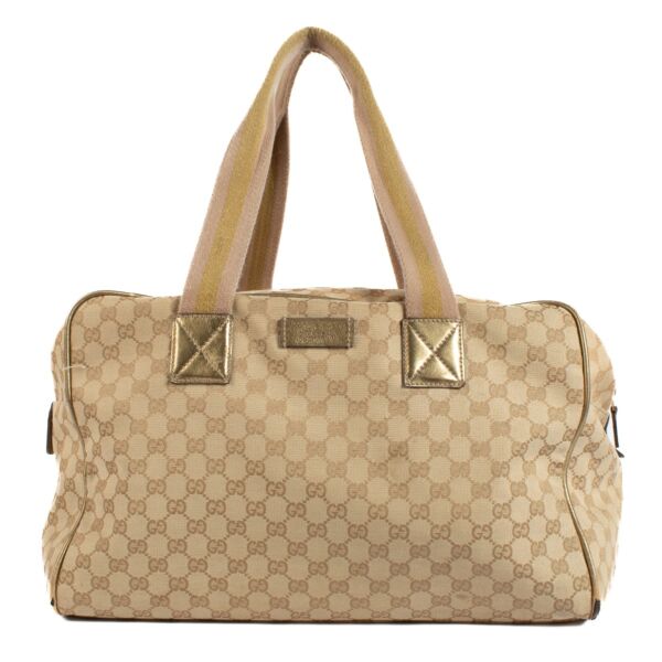 Shop safe online at Labellov in Antwerp, Brussels and Knokke this 100% authentic second hand Gucci GG Canvas Duffle Bag