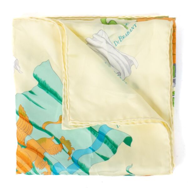 Shop safe online at Labellov in Antwerp, Brussels and Knokke this 100% authentic second hand Hermès Pestel Yellow Pavois 90 Silk Scarf