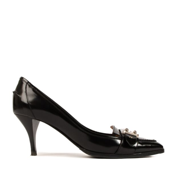 Hermès Black Brushed Leather Buckle Pumps