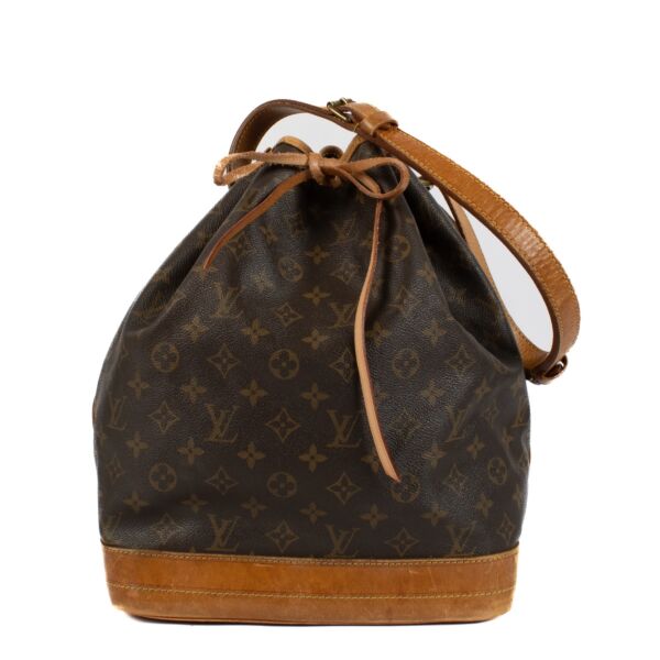Shop safe online at Labellov in Antwerp, Brussels and Knokke this 100% authentic second hand Louis Vuitton Monogram Noé Shoulder Bag