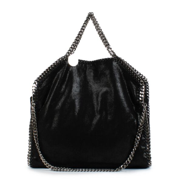 Shop safe online at Labellov in Antwerp, Brussels and Knokke this 100% authentic second hand Stella McCartney Black Falabella Bag