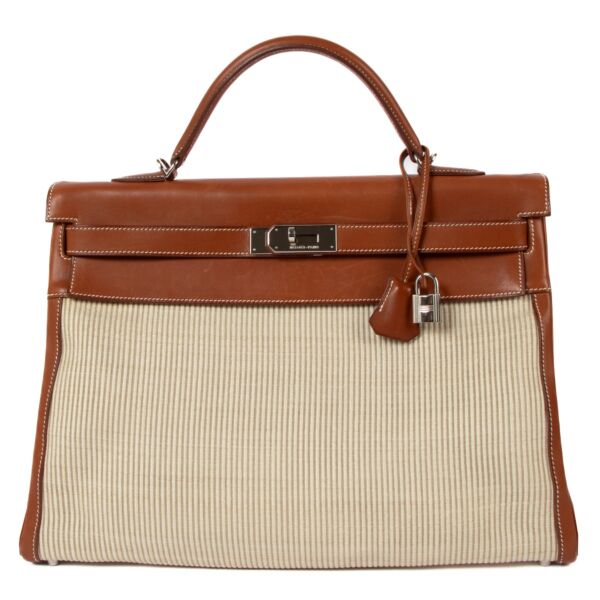 Authentic second hand vintage 2001 Hermès Kelly 40 Ecru/Fauve Crinoline/Barenia PHW on www.labellov.com