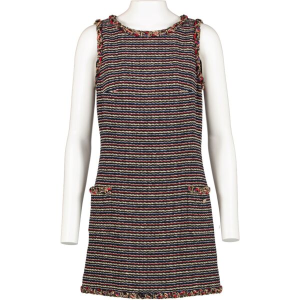Shop safe online at Labellov in Antwerp, Brussels and Knokke this 100% authentic second hand Chanel 11C Multicolor Tweed Dress - Size 38