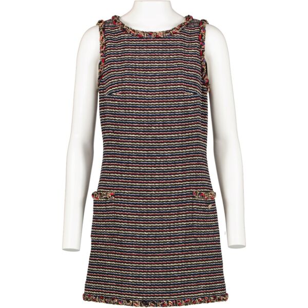 Shop safe online at Labellov in Antwerp, Brussels and Knokke this 100% authentic second hand Chanel 11C Multicolor Tweed Dress - Size 38