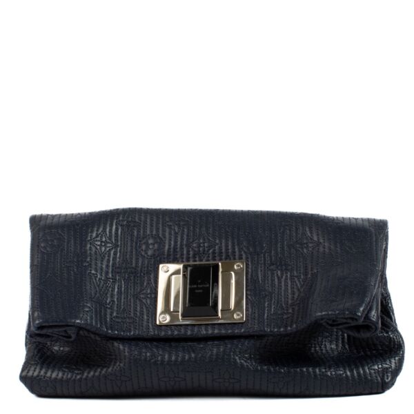 Authentic second hand Louis Vuitton Blue Altair Clutch on Labellov.com