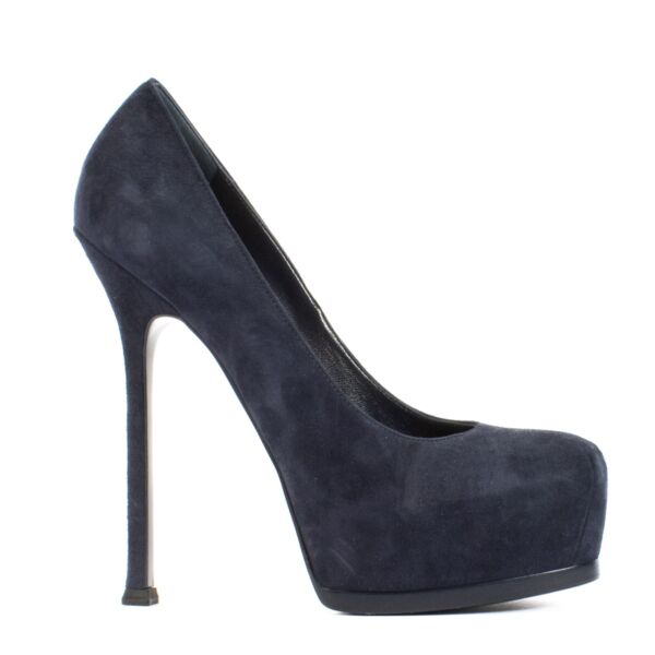 Shop safe online at Labellov in Antwerp, Brussels and Knokke this 100% authentic second hand Saint Laurent Blue Suede Platform Heels - Size 38