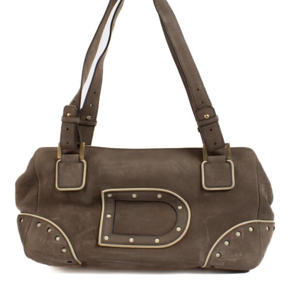Shop safe online at Labellov in Antwerp, Brussels and Knokke this 100% authentic second hand Delvaux Taupe Nubuck Bag