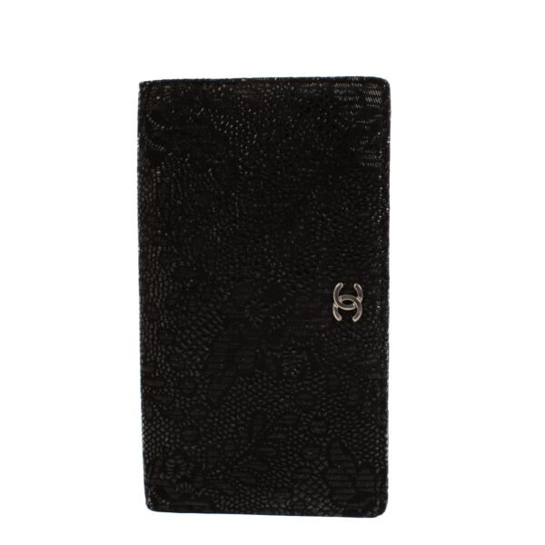 Chanel Long Black Fabric Flap Wallet aan de beste prijs bij Labellov tweedehans luxe