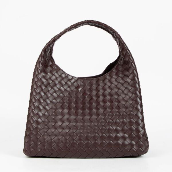 Shop this authentic Bottega Veneta Barolo Intrecciato Large Shoulder Bag pre-loved on Labellov.com 