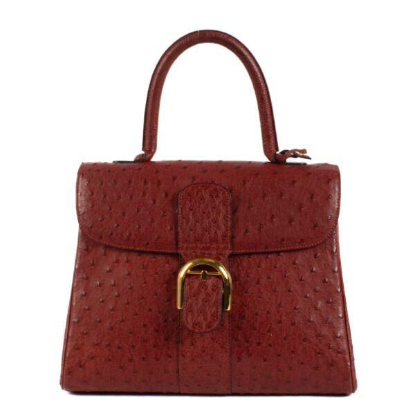 Shop safe online at Labellov in Antwerp, Brussels and Knokke this 100% authentic second hand Delvaux Red Ostrich MM Brillant. Koop veilig tweedehands authentieke Delvaux Red Ostrich MM Brillant bij Labellov. 