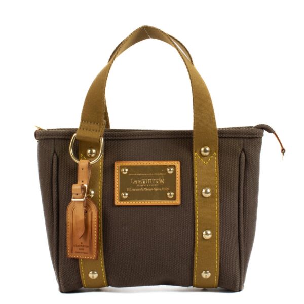 Shop safe online at Labellov in Antwerp, Brussels and Knokke this 100% authentic second hand Louis Vuitton Brown Canvas Antigua Cabas PM Tote Bag