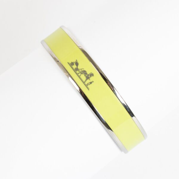 Authentic second-hand Hermès Green Enamel Caleche Bangle Bracelet - Size M on labellov.com