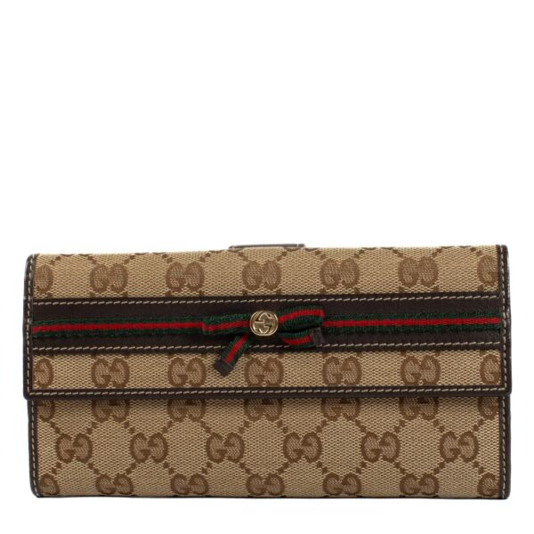 Shop safe online at Labellov in Antwerp and Knokke this 100% authentic second hand Gucci GG Canvas Wallet
