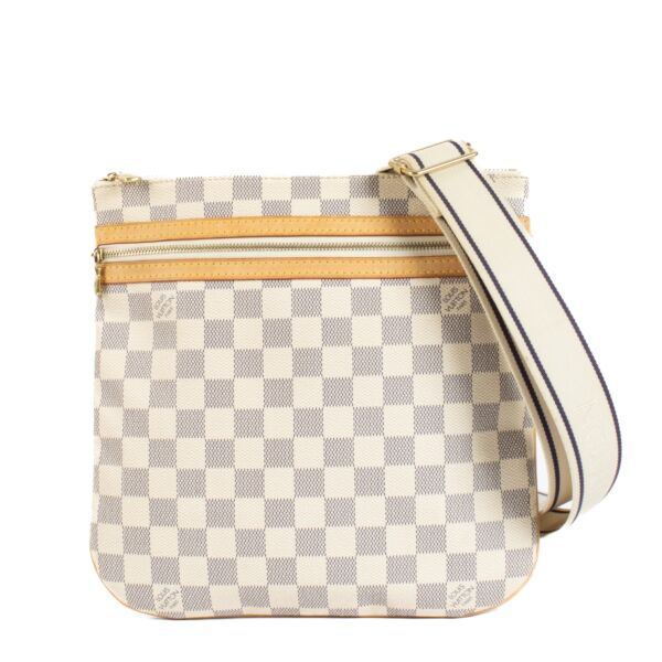 Shop safe online at Labellov in Antwerp, Brussels and Knokke this 100% auhtentic second hand Louis Vuitton Damier Azur Pochette Bosphore Messenger Bag