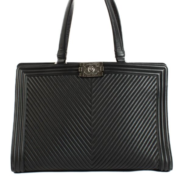 Shop safe online at Labellov in Antwerp, Brussels and Knokke this 100% authentic second hand Chanel Black Boy Tote Bag
