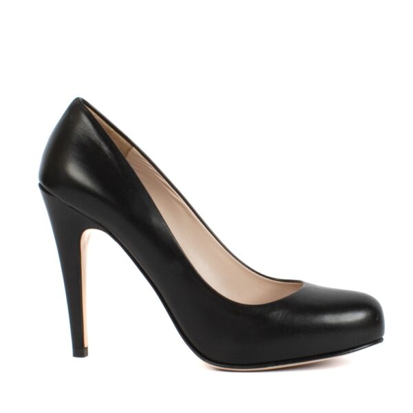 Miu Miu Black Leather Pumps - size 38