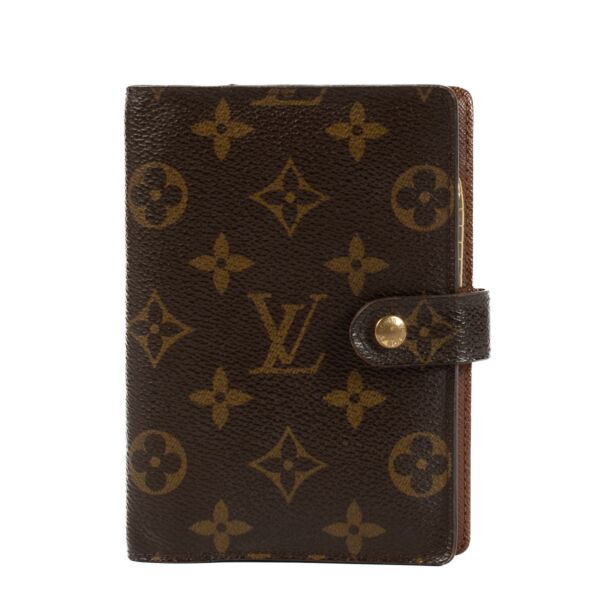 Shop safe online at Labellov in Antwerp, Brussels and Knokke this 100% authentic second hand Louis Vuitton Monogram Agenda PM