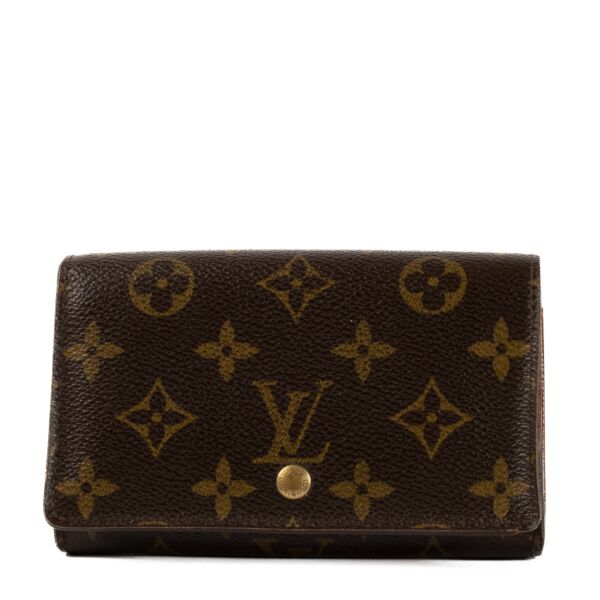 Shop safe online at Labellov in Antwerp, Brussels and Knokke this 100% authentic second hand Louis Vuitton Monogram Porte Monnaie Tresor Wallet
