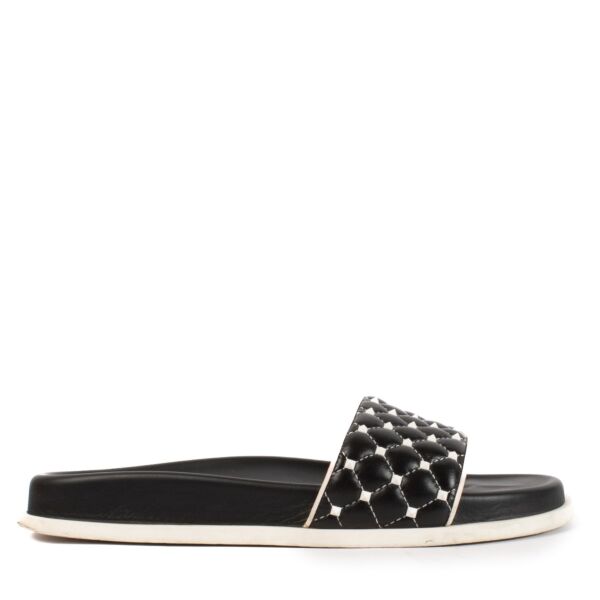 Shop 100% authentic secondhand Valentino Garavani Black Studded Flats - Size 37 1/2 on Labellov.com