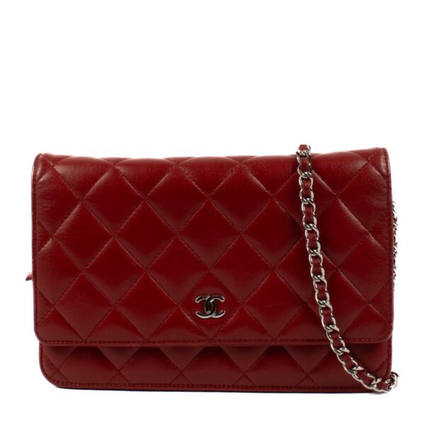shop 100% authentic second hand Chanel Red Classic Lambskin Wallet On Chain on Labellov.com