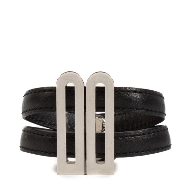 Shop safe online at Labellov in Antwerp, Brussels and Knokke this 100% authentic second hand Delvaux Black D Clic Bracelet