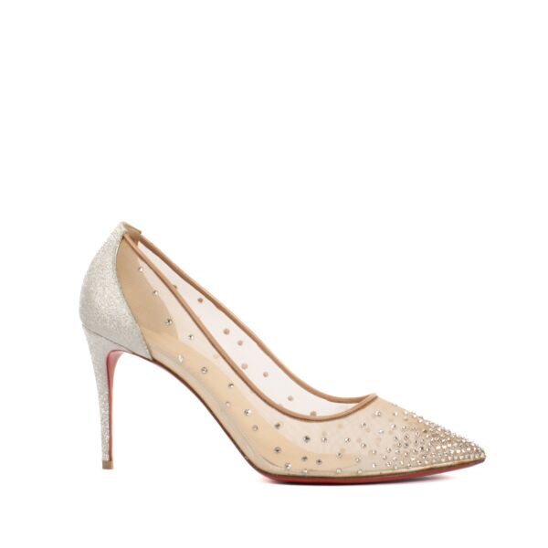 Christian Louboutin Follies Strass 85 Pumps aan de beste prijs bij Labellov tweedehands luxe in Antwerpen en Knokke. Koop en verkoop aan de beste prijs online.