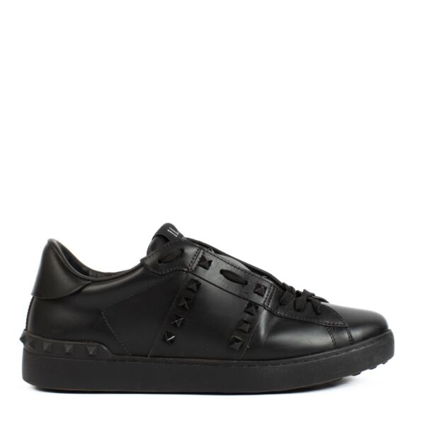 Valentino rockstud black shoes discount